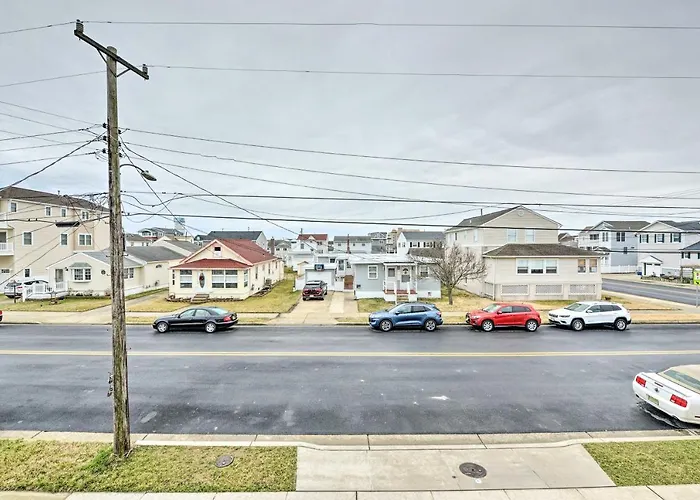 New Townhome < Half Mi To Beach!