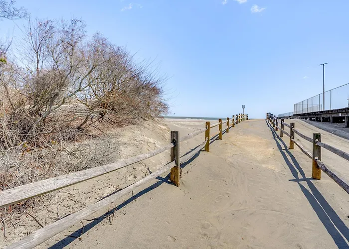 Walk To Beach: North Wildwood Condo W/ Pool Access
